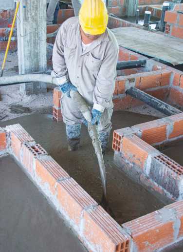 Forma de colocar Contrapiso Ultraliviano de Aerocement con manguera