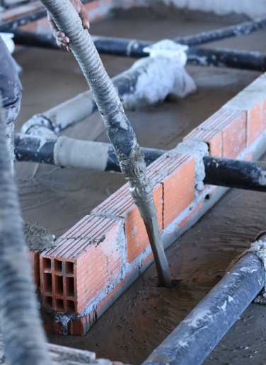 Forma de colocar Contrapiso Ultraliviano de Aerocement con manguera